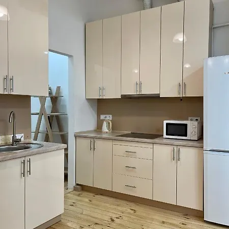 Avangard Kryva Lypa 3 *