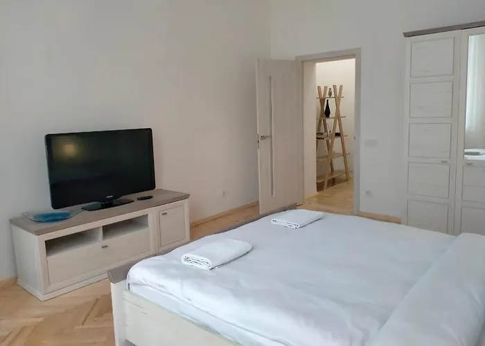 Avangard Kryva Lypa 3 *