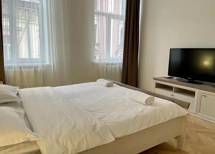 Avangard Kryva Lypa 3 Apartmán