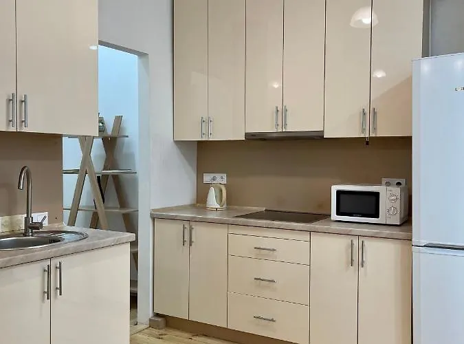 Avangard Kryva Lypa 3 *